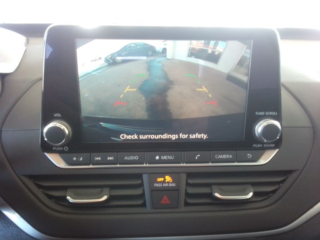 2020 Nissan Altima Image 9