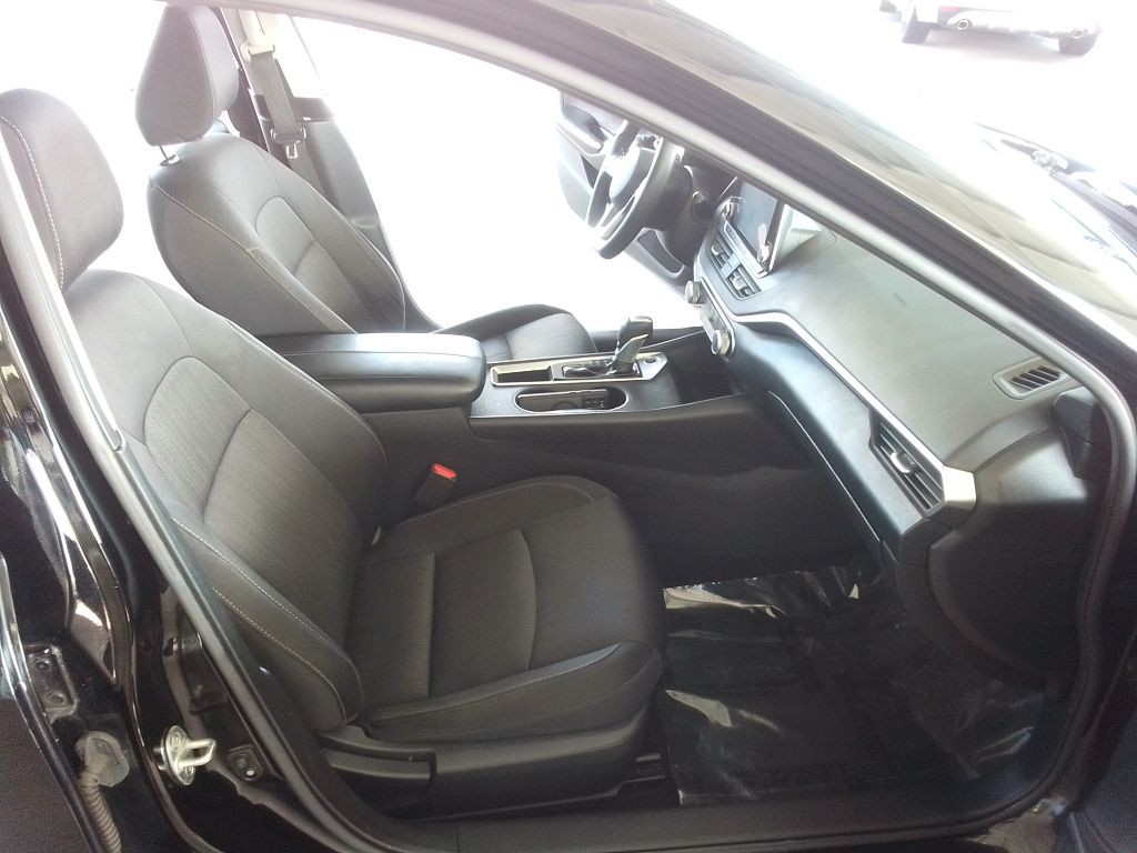 2020 Nissan Altima Image 15