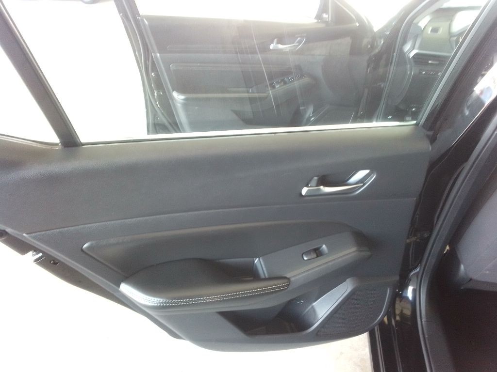 2020 Nissan Altima Image 19