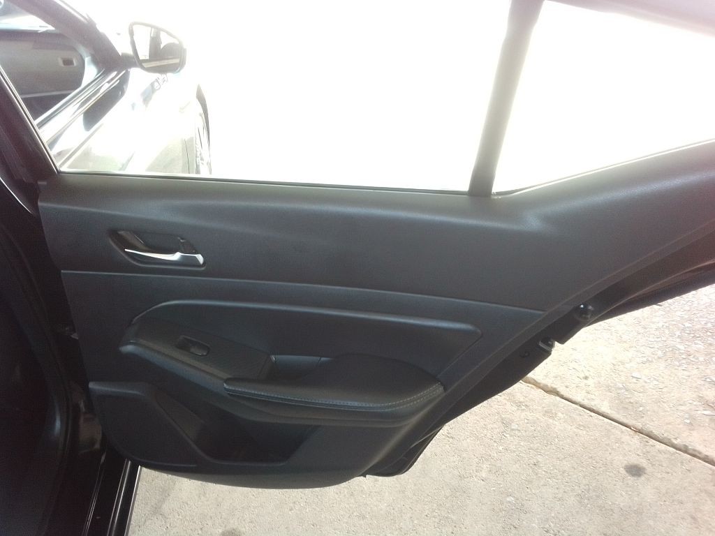 2020 Nissan Altima Image 21