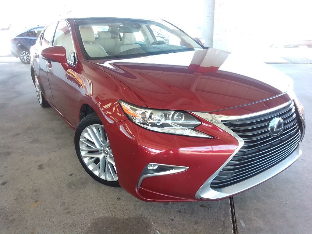 2016 Lexus ES Image 3