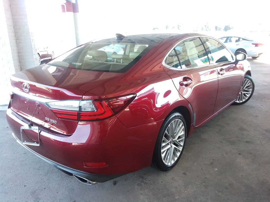 2016 Lexus ES Image 5