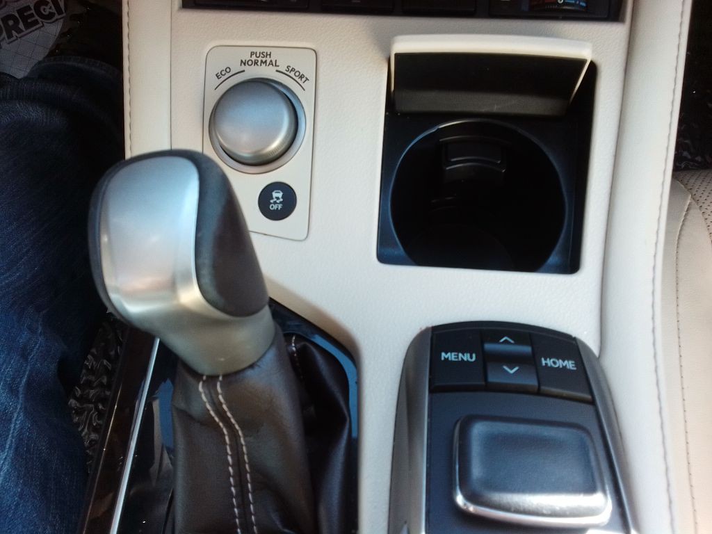 2016 Lexus ES Image 11