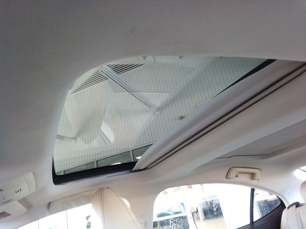 2016 Lexus ES Image 17