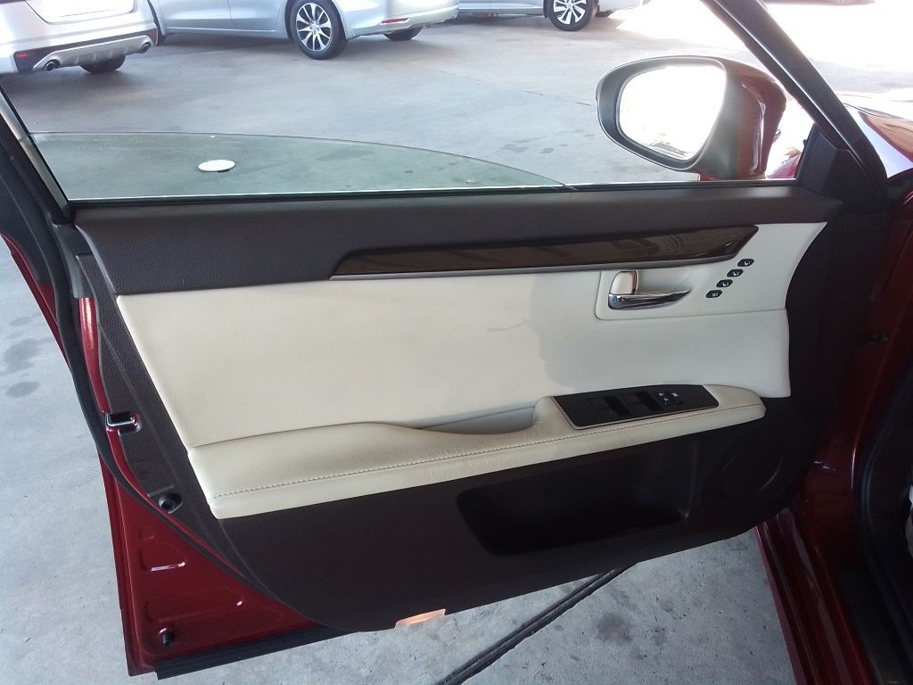 2016 Lexus ES Image 23