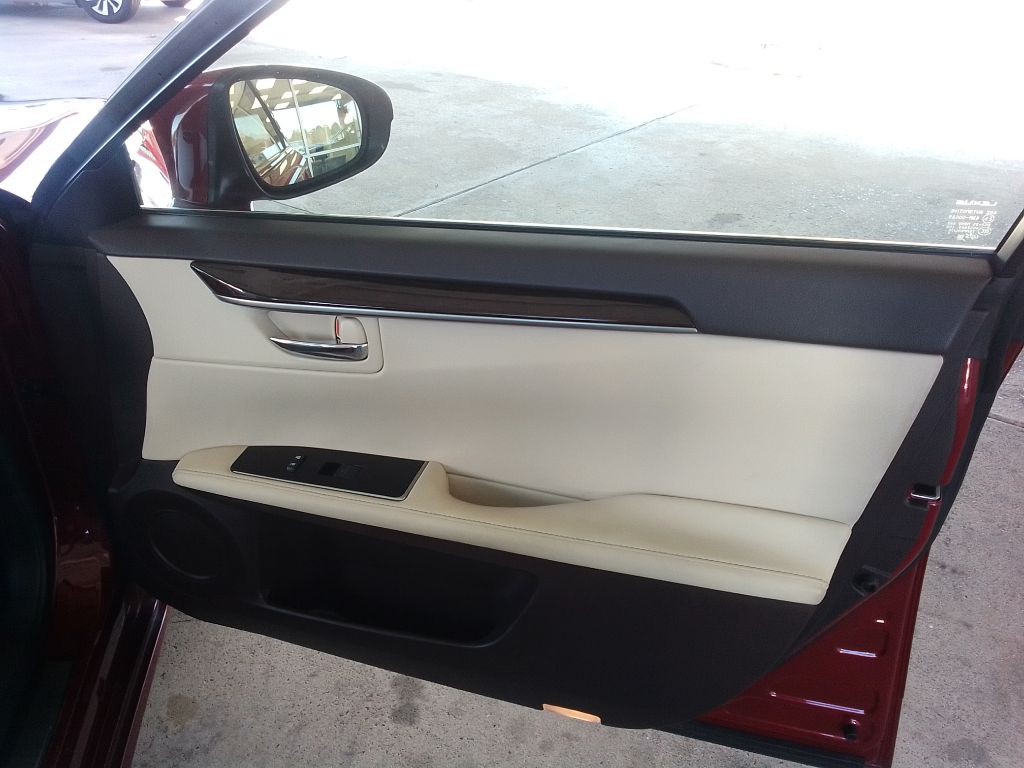 2016 Lexus ES Image 25