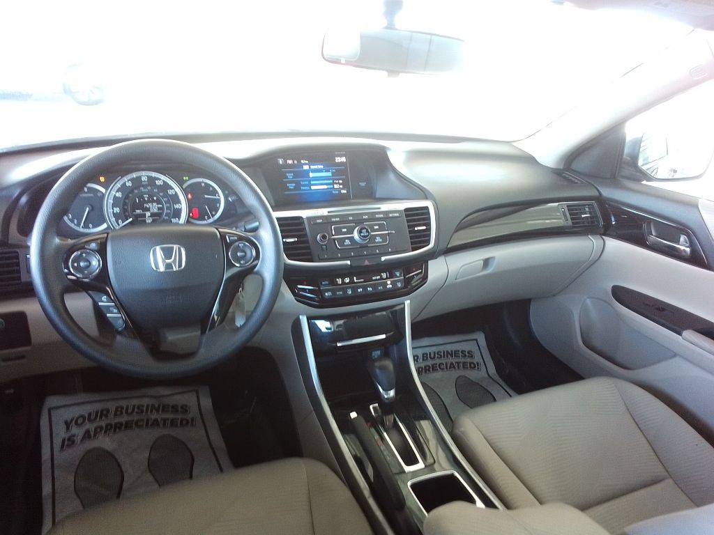 2017 Honda Accord Image 7