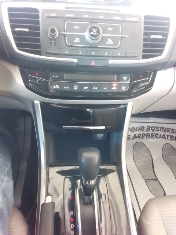 2017 Honda Accord Image 10