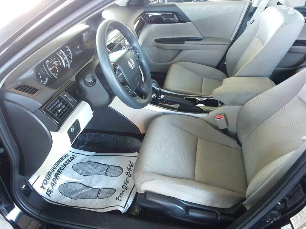 2017 Honda Accord Image 13