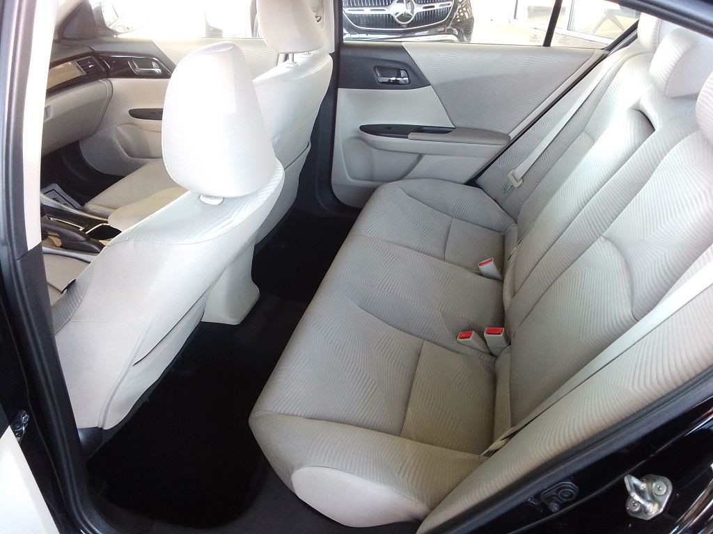 2017 Honda Accord Image 14