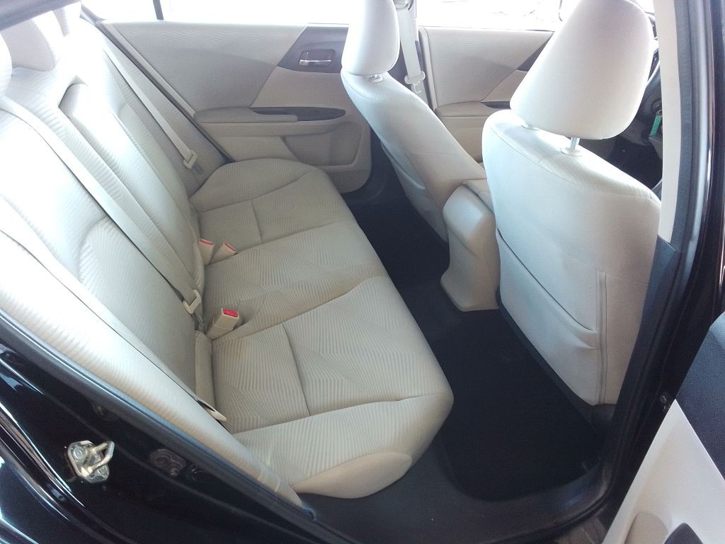 2017 Honda Accord Image 16