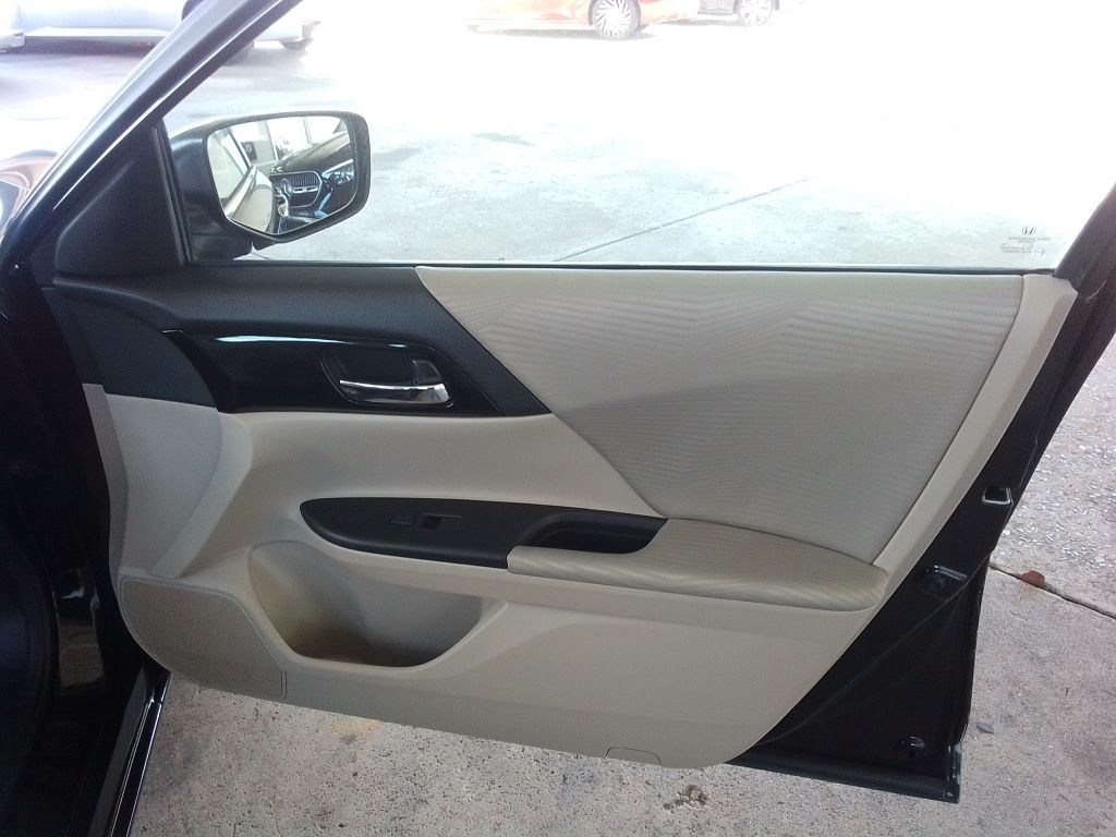 2017 Honda Accord Image 20