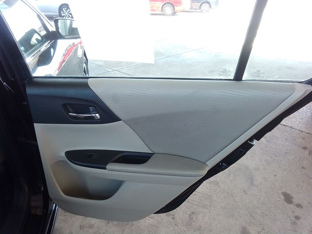 2017 Honda Accord Image 21