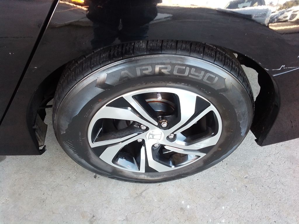 2017 Honda Accord Image 24