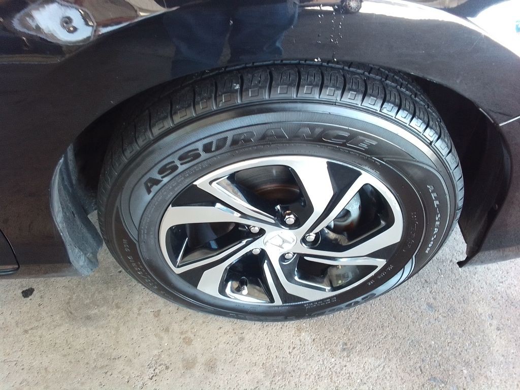 2017 Honda Accord Image 25