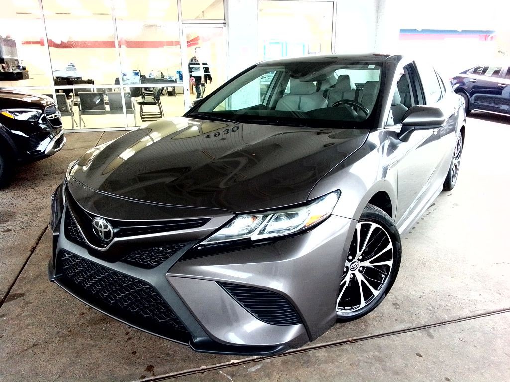 2020 Toyota Camry Image 1