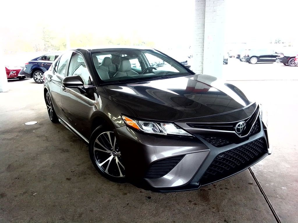 2020 Toyota Camry Image 3