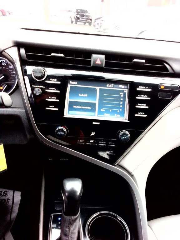 2020 Toyota Camry Image 9