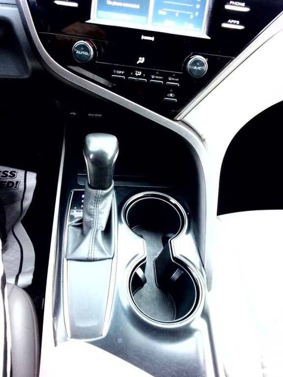 2020 Toyota Camry Image 10