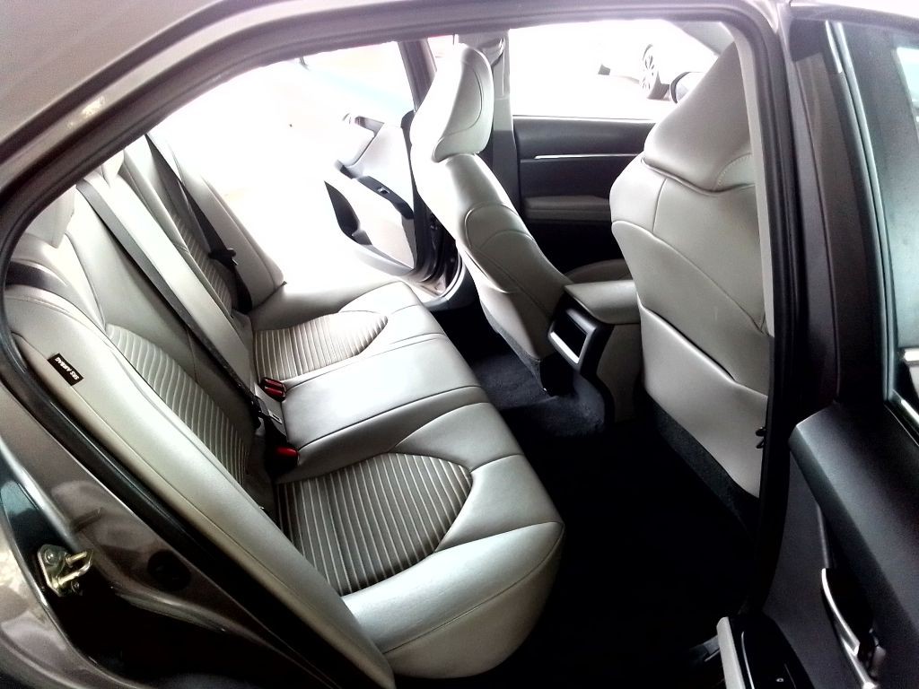 2020 Toyota Camry Image 17