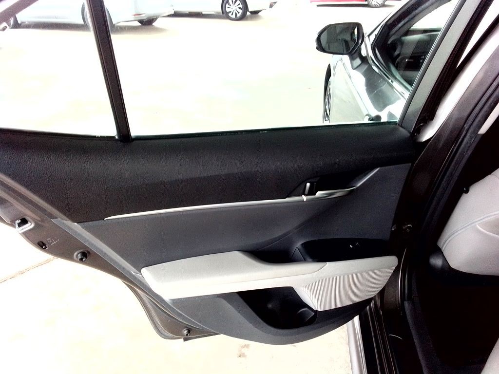 2020 Toyota Camry Image 20