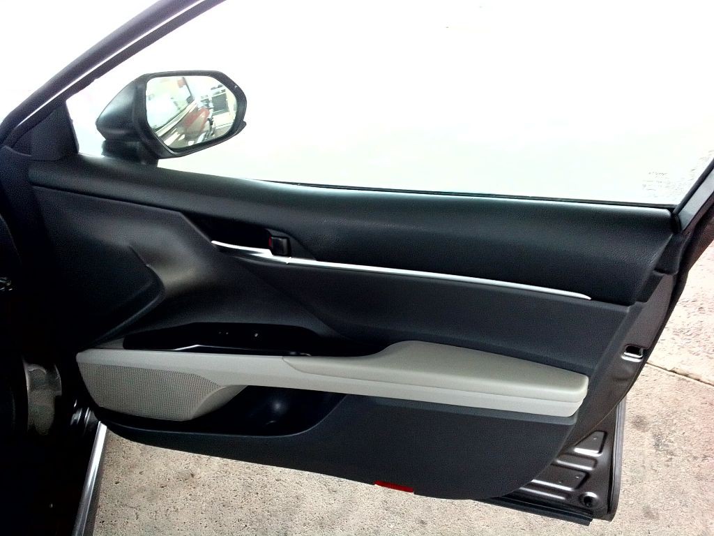 2020 Toyota Camry Image 21