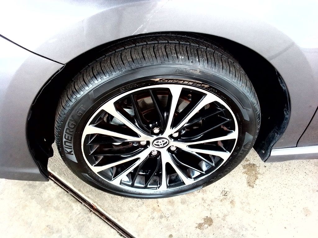 2020 Toyota Camry Image 24