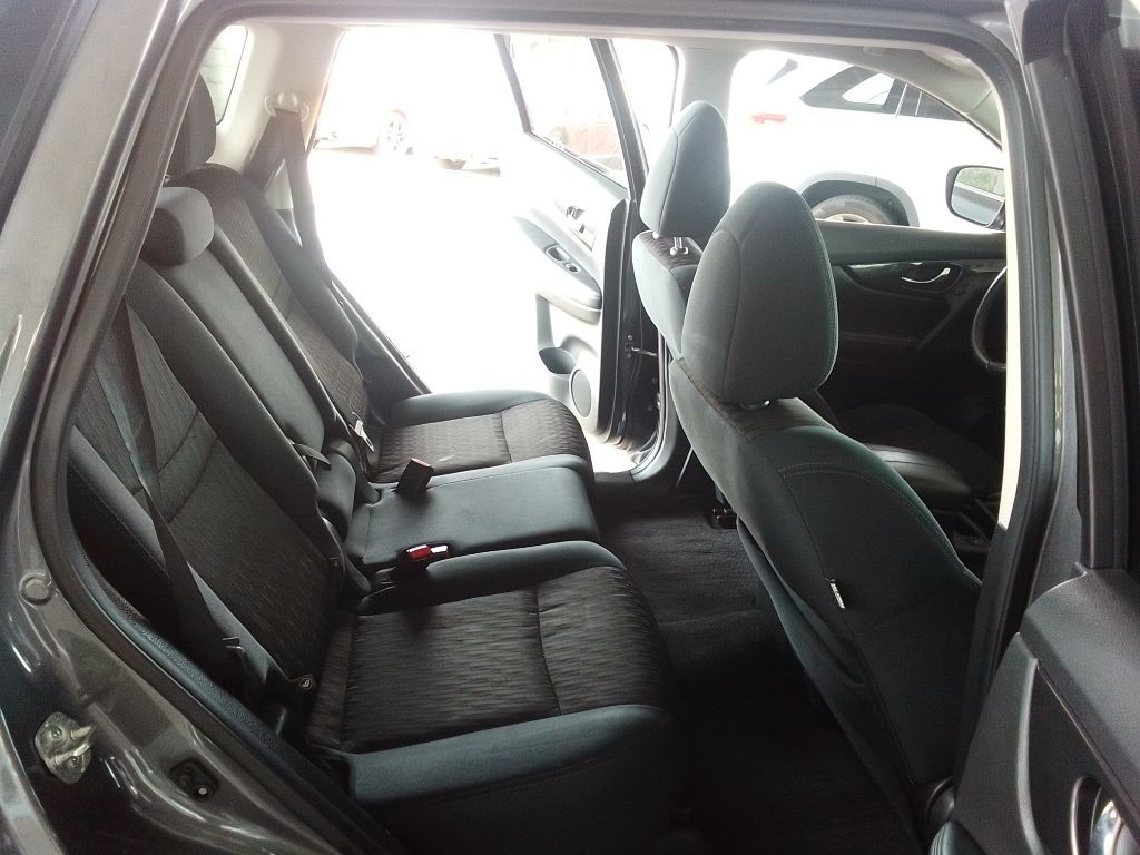 2018 Nissan Rogue Image 15