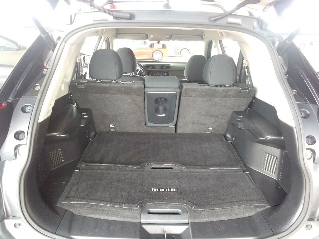 2018 Nissan Rogue Image 16