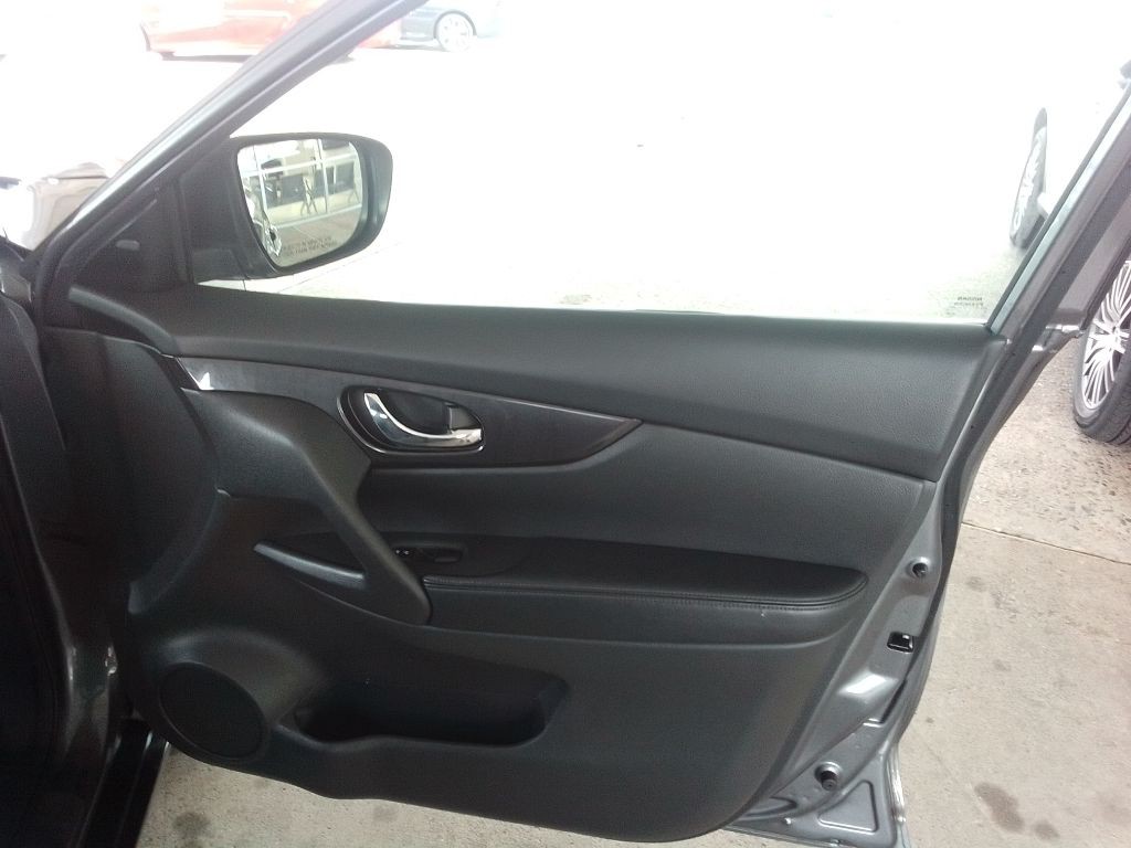 2018 Nissan Rogue Image 19