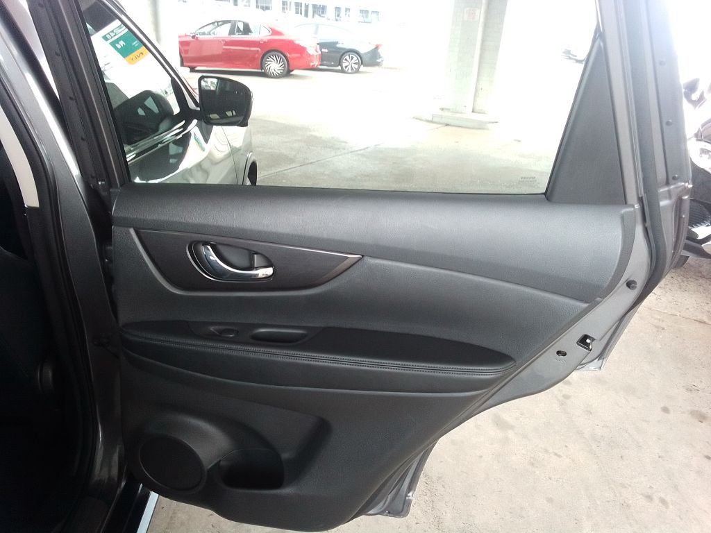 2018 Nissan Rogue Image 20