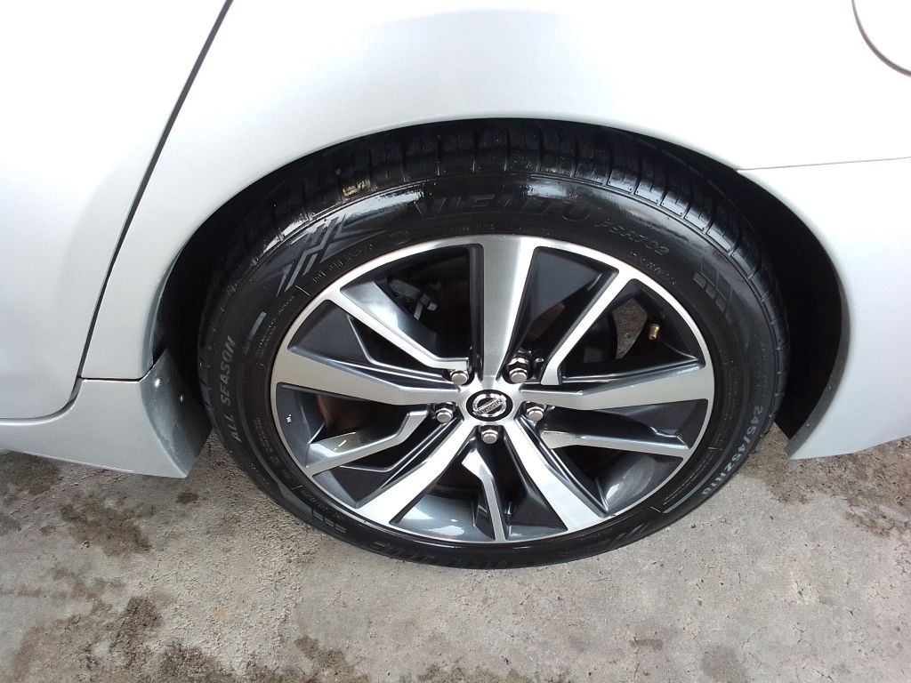 2020 Nissan Maxima Image 24