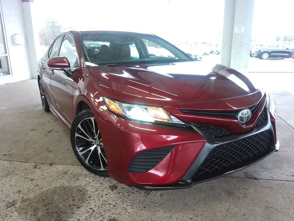2018 Toyota Camry Image 3