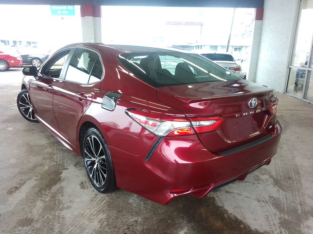 2018 Toyota Camry Image 4