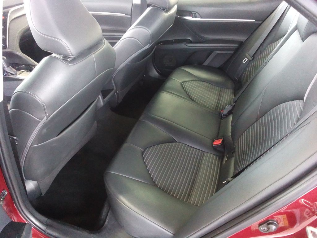 2018 Toyota Camry Image 14