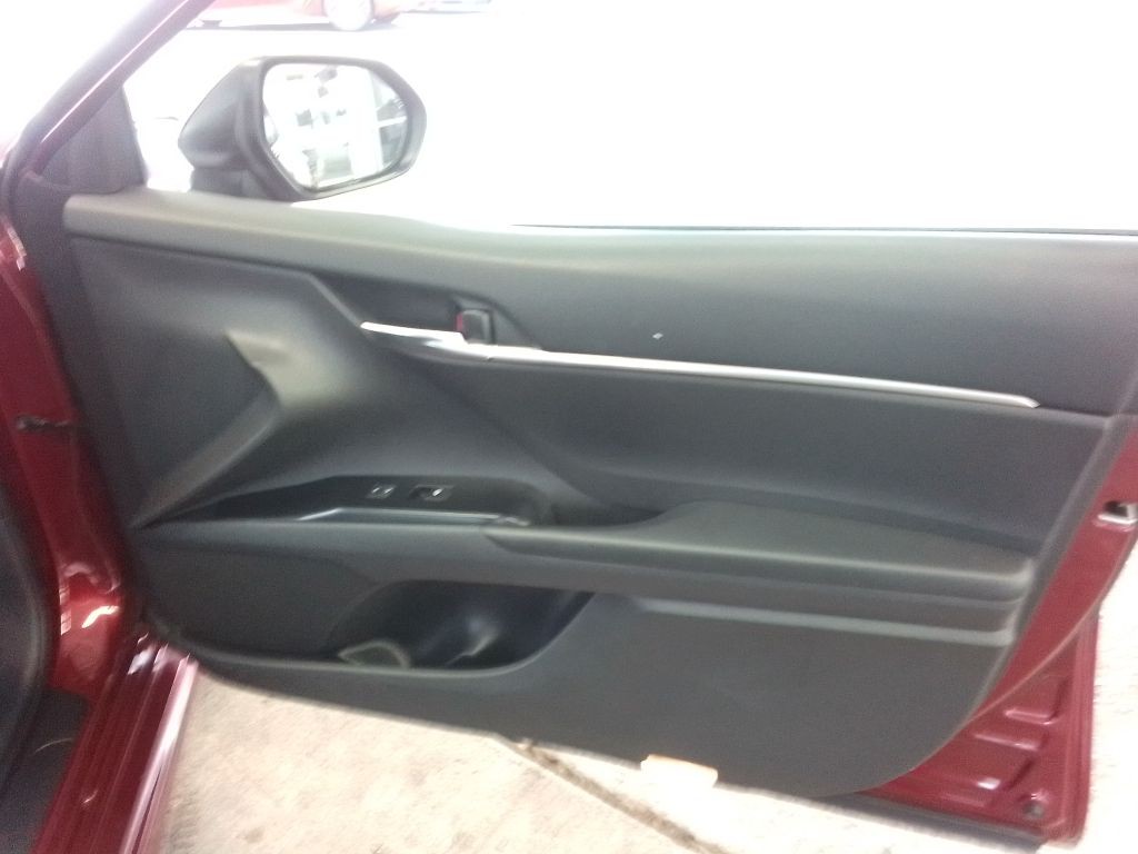 2018 Toyota Camry Image 20