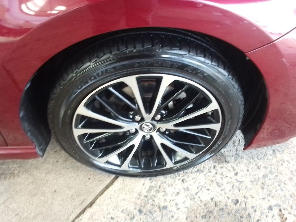 2018 Toyota Camry Image 25