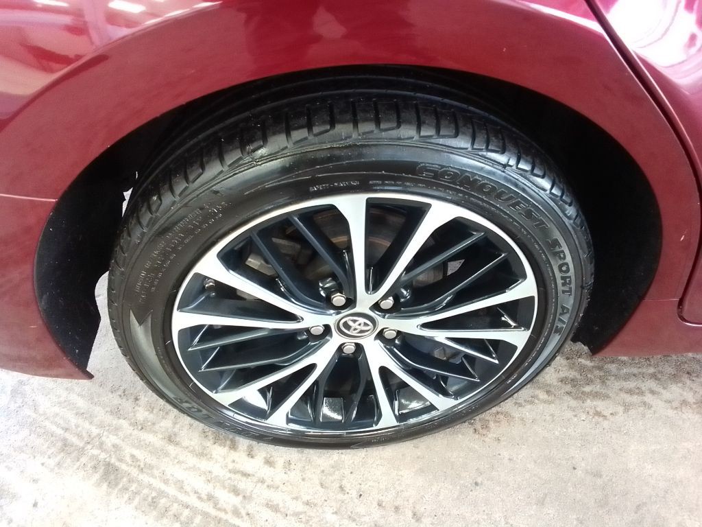 2018 Toyota Camry Image 26