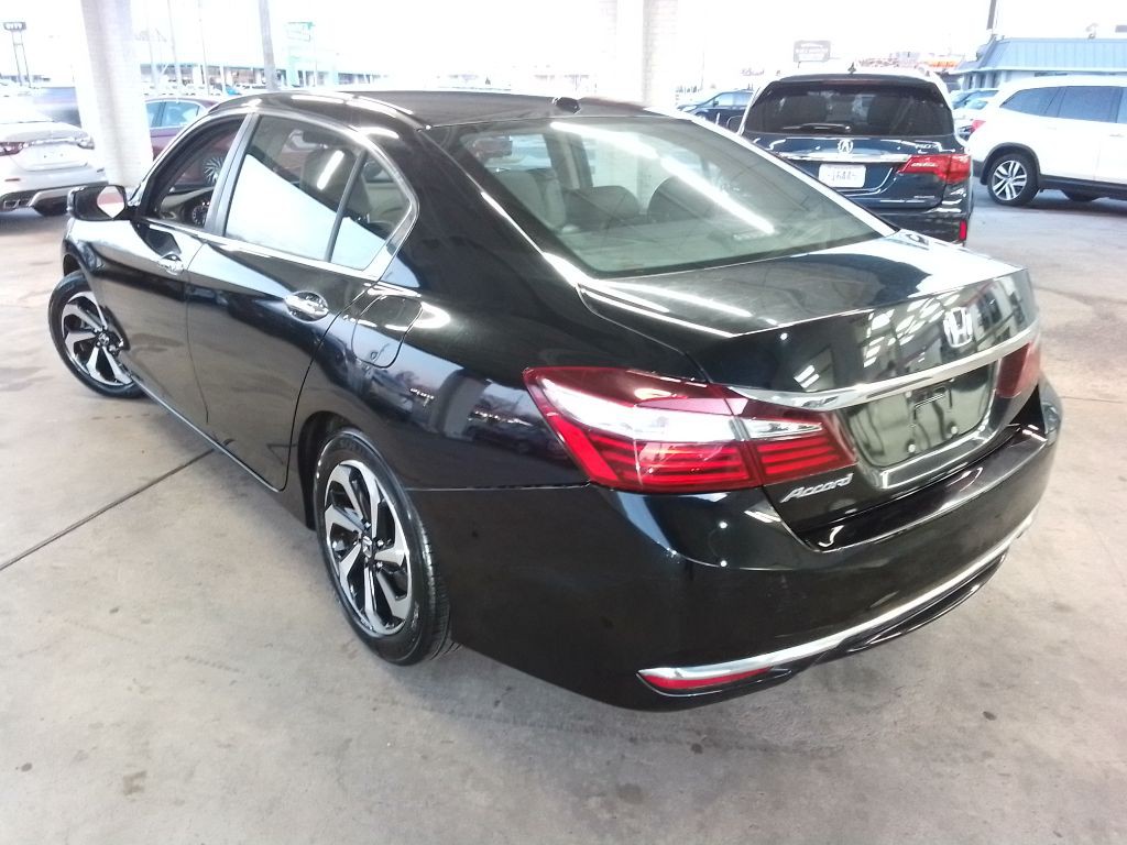 2016 Honda Accord Image 4