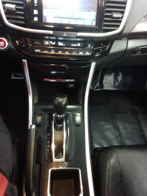 2016 Honda Accord Image 9