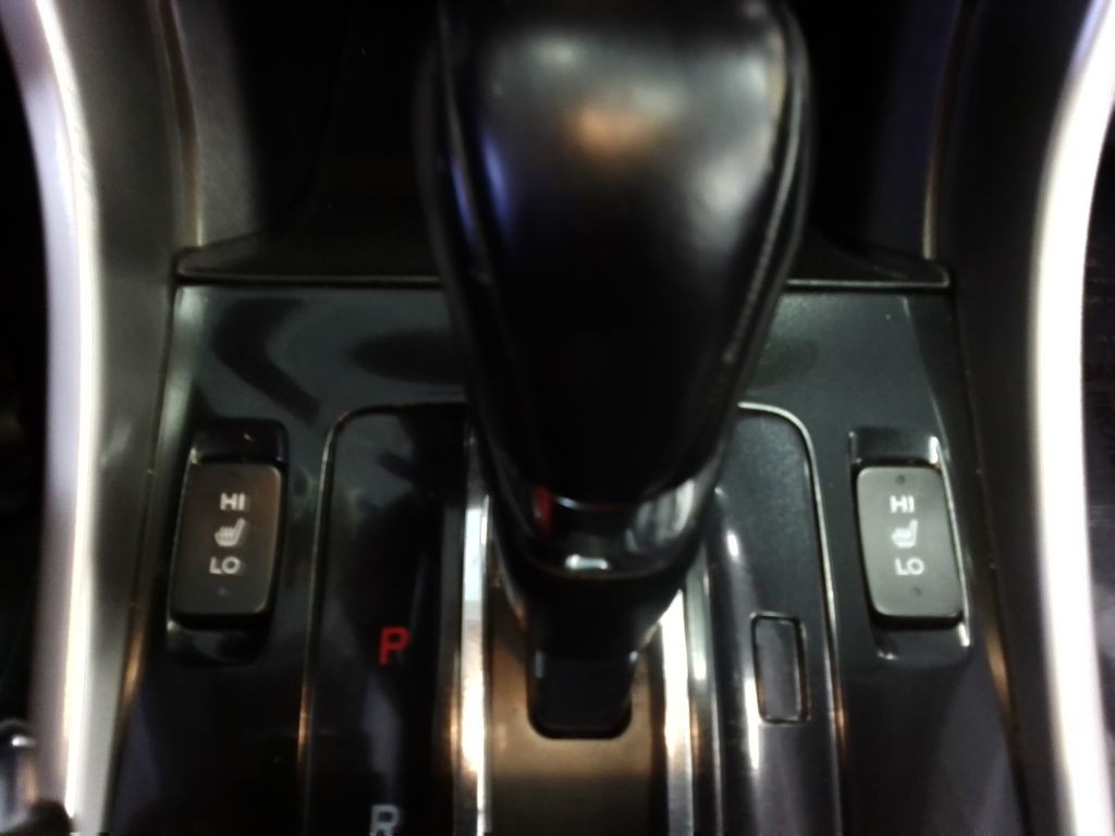 2016 Honda Accord Image 11