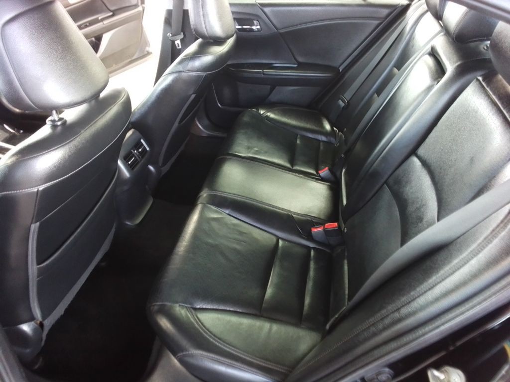 2016 Honda Accord Image 15