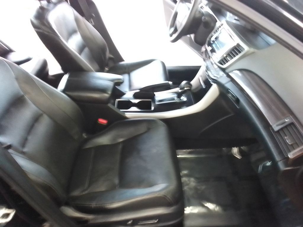 2016 Honda Accord Image 16