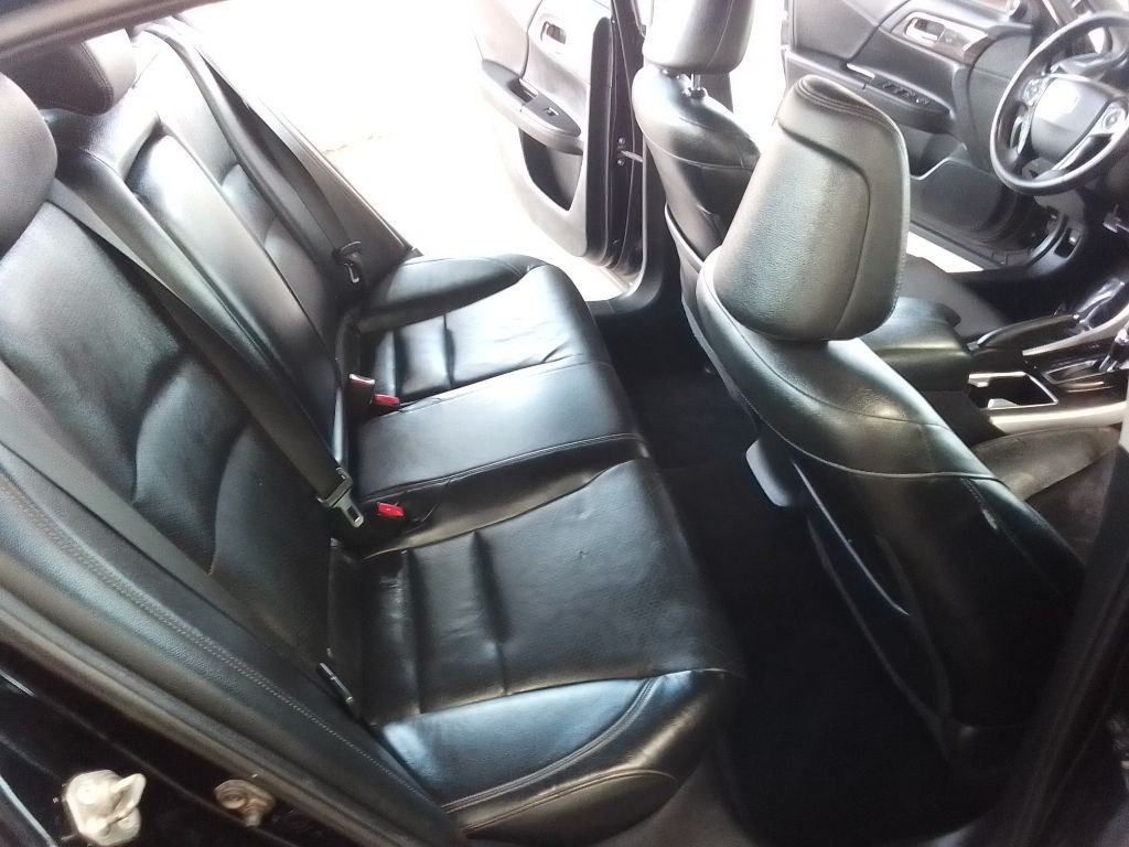 2016 Honda Accord Image 17