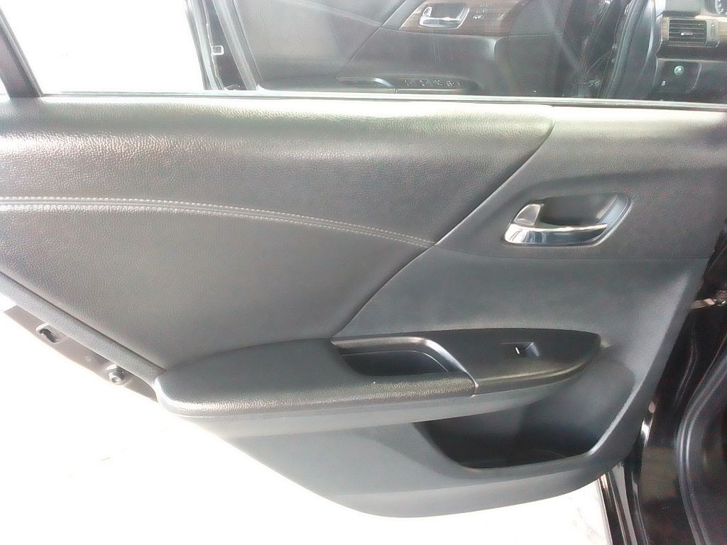 2016 Honda Accord Image 20