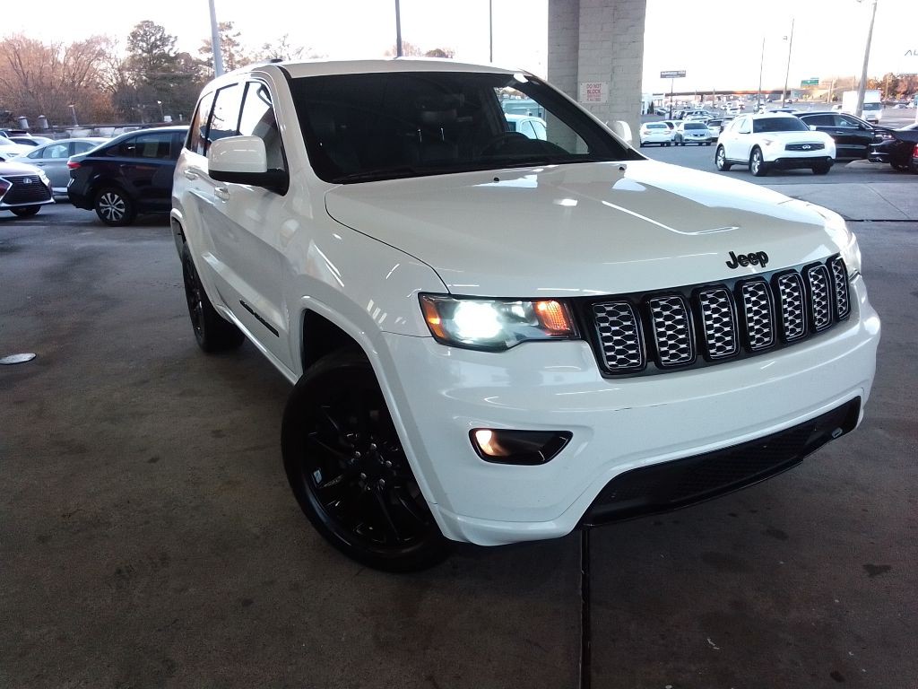 2018 Jeep Grand Cherokee Image 3