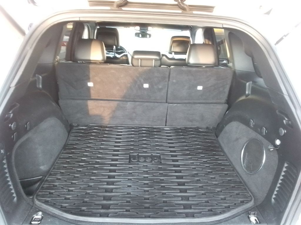 2018 Jeep Grand Cherokee Image 12