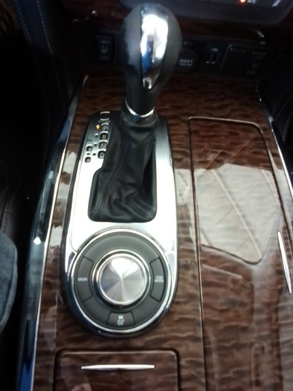 2019 Nissan Armada Image 12