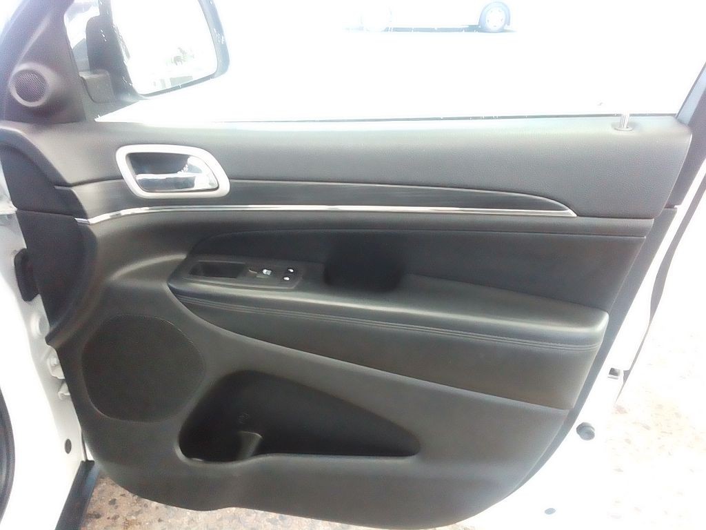 2020 Jeep Grand Cherokee Image 23