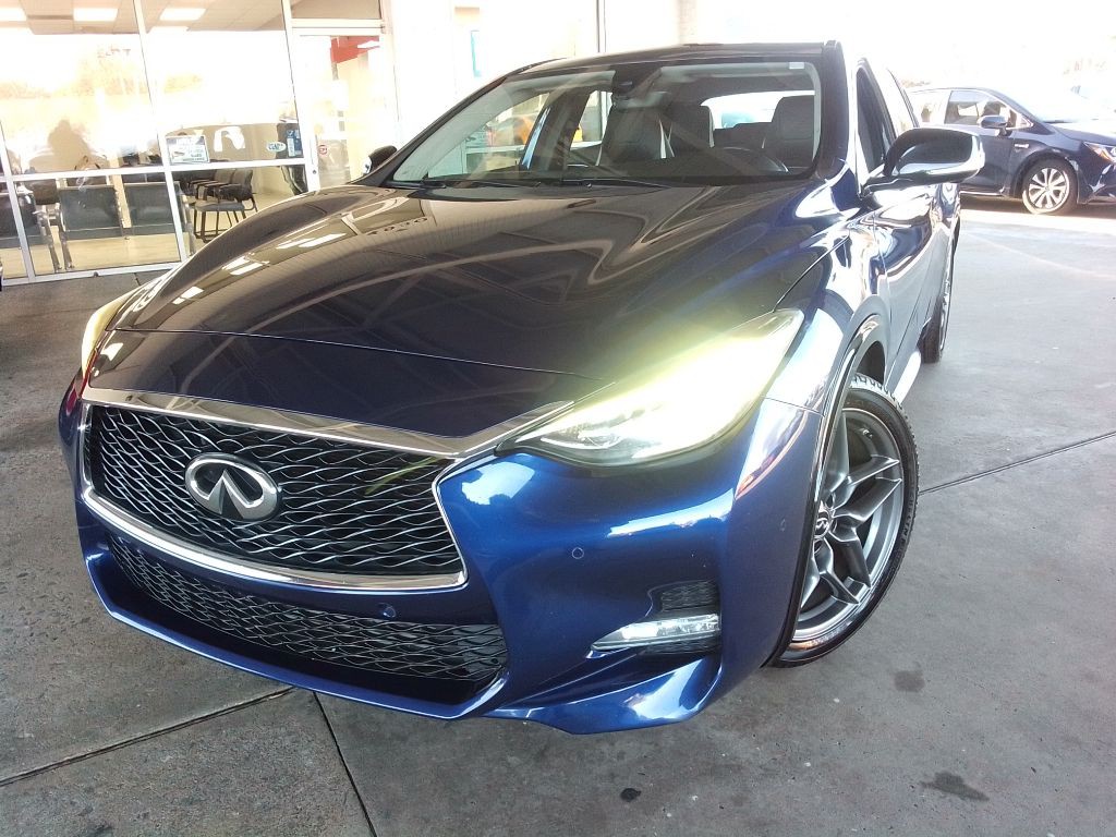 2018 INFINITI QX30 Image 1